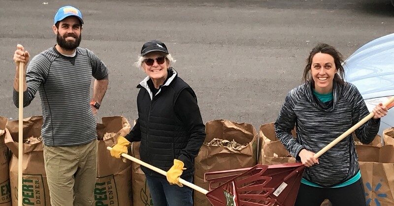 Raking Leaves volunteers raking leaves